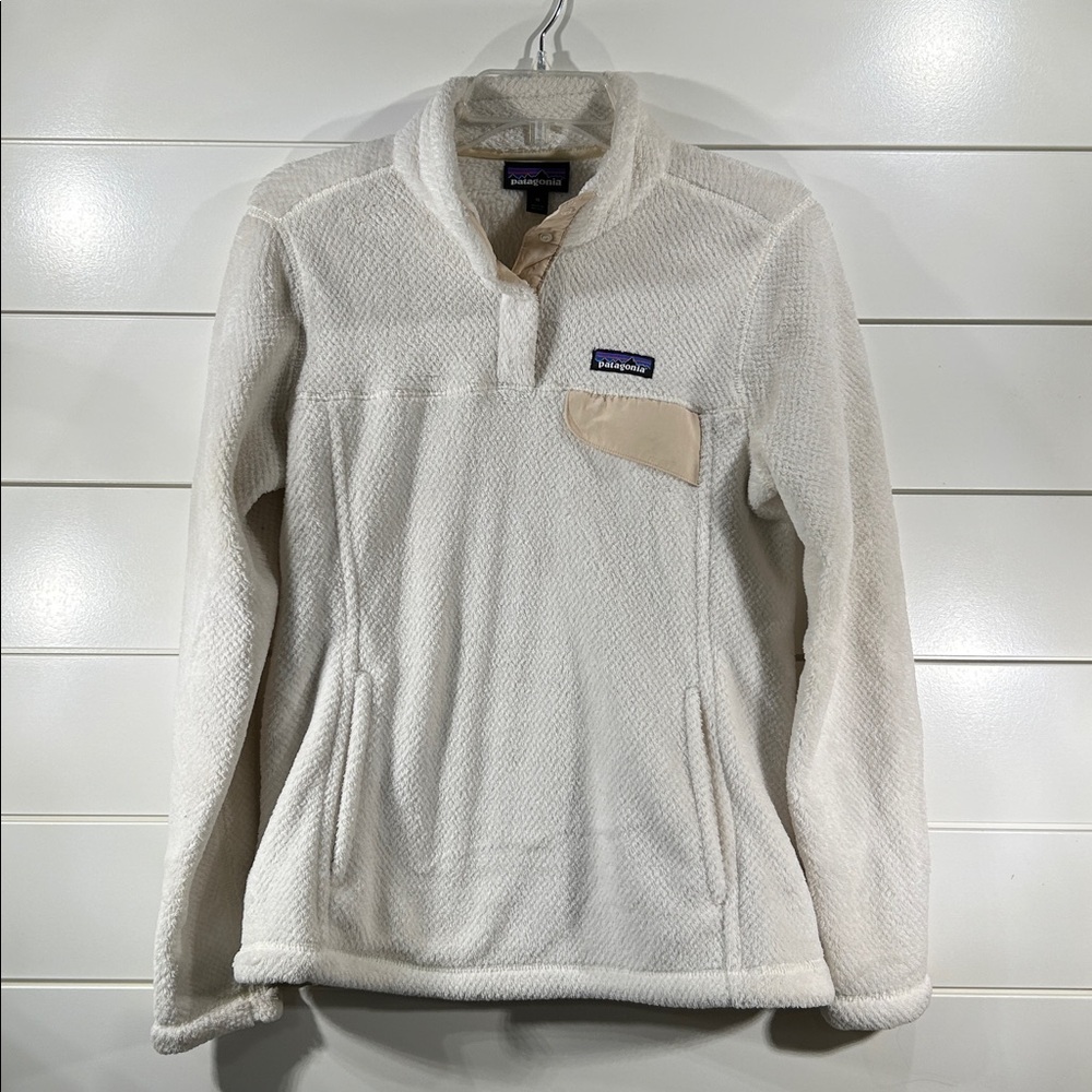 Patagonia T snap pullover Cream colored. Super clean